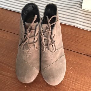 Toms suede wedge booties